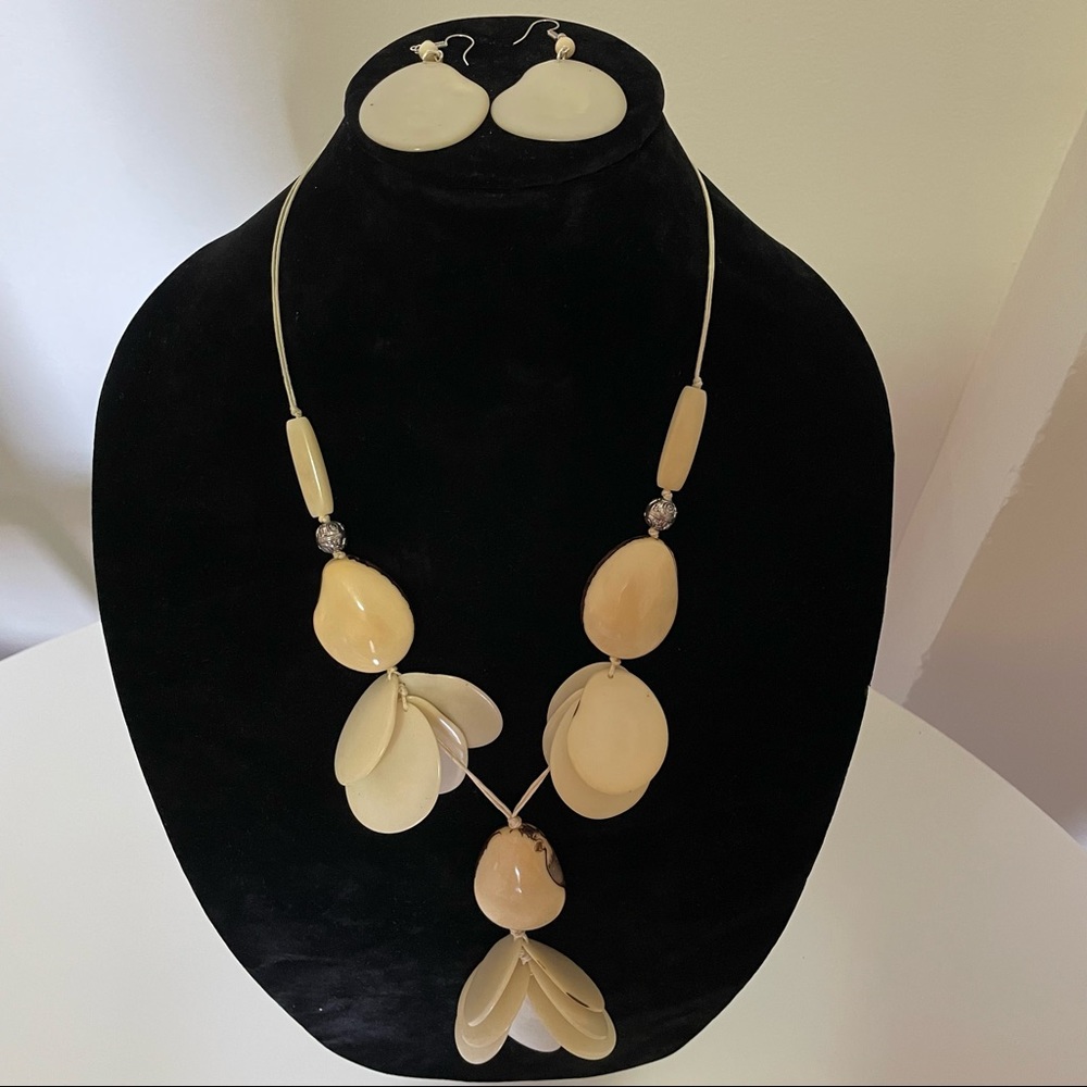 Necklace - Picture 2 of 9